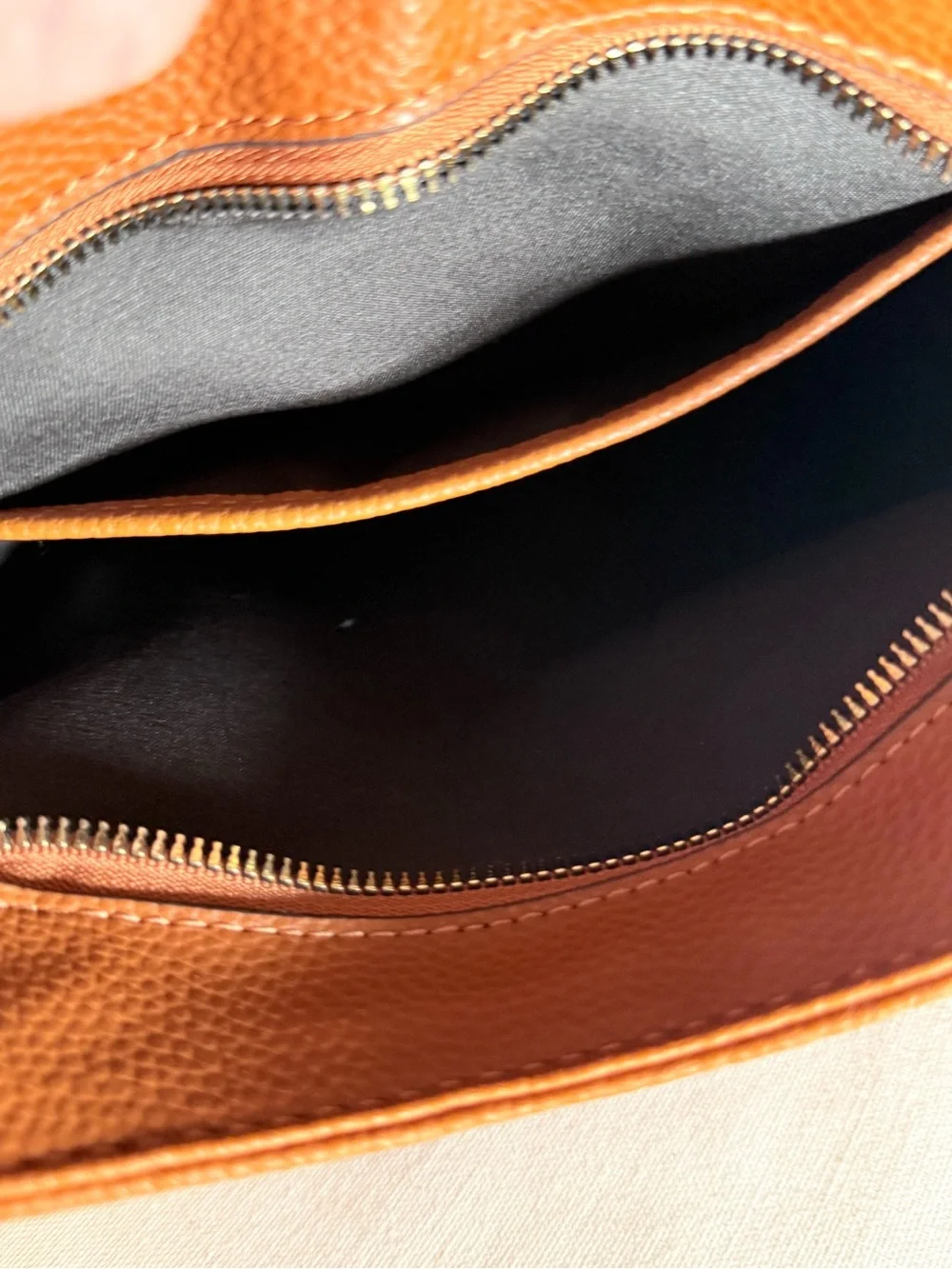 Loume tan crossbody